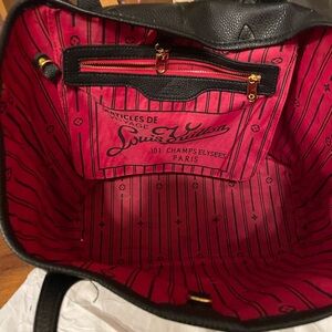 This is a fake bag… I am not claiming it’s real.